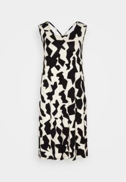 Tom Tailor With Back Detail - Jerseyjurk - Black 10 Tom Tailor With Back Detail - Jerseyjurk - Black -Tom Tailor 051beb8b1dfc403f9a97076f4386ebe7