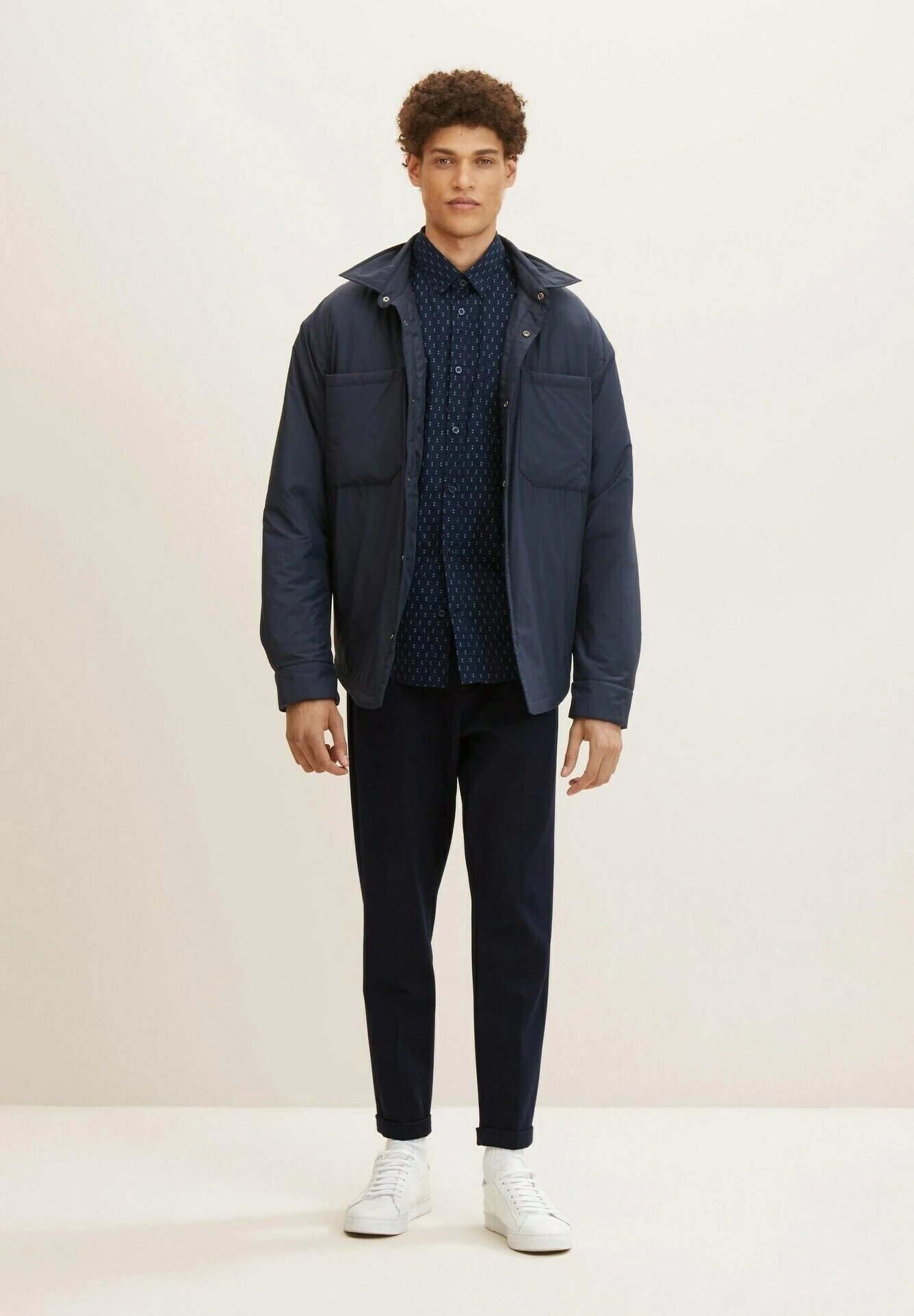 Tom Tailor Mit Allover-Print - Overhemd - Navy Geometric Design 2 Tom Tailor Mit Allover-Print - Overhemd - Navy Geometric Design - Afbeelding 2