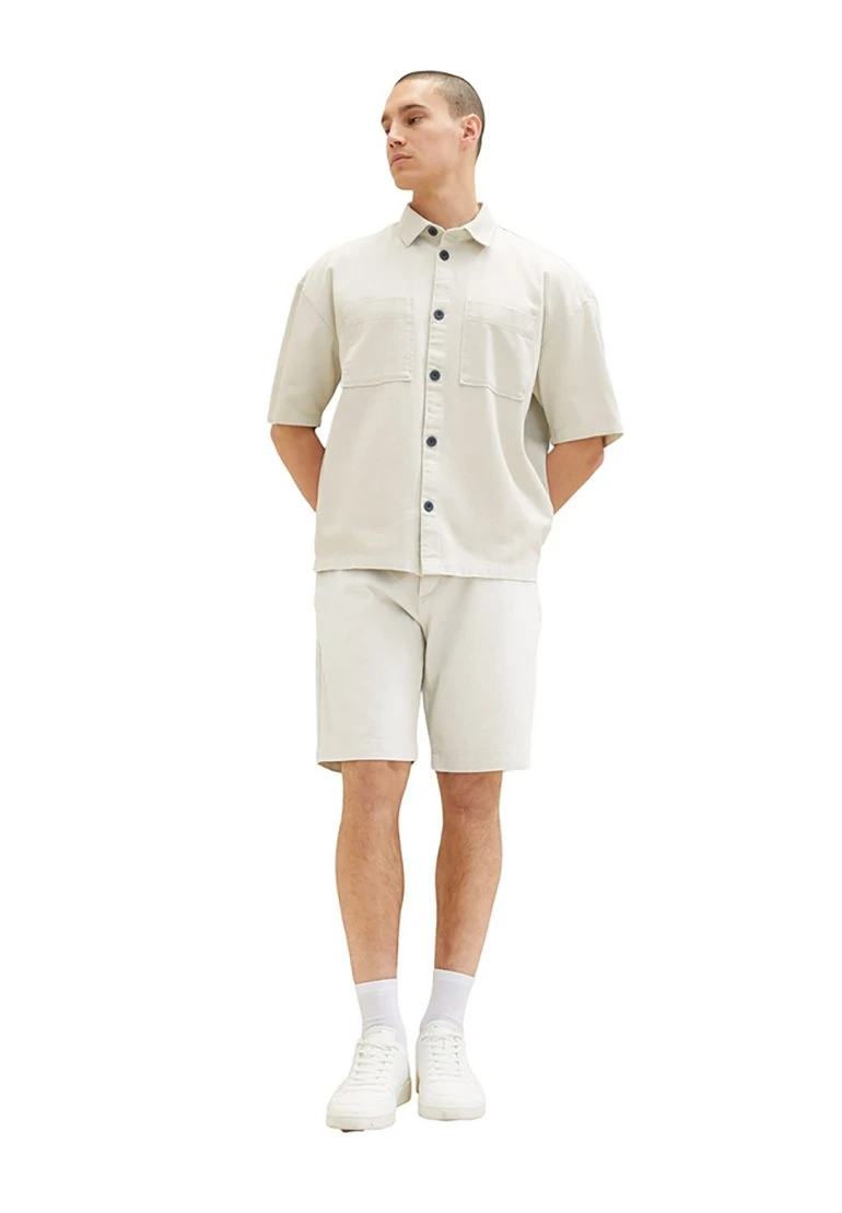 TOM TAILOR Denim Regular- Shorts - White Sand 1 TOM TAILOR Denim Regular- Shorts - White Sand