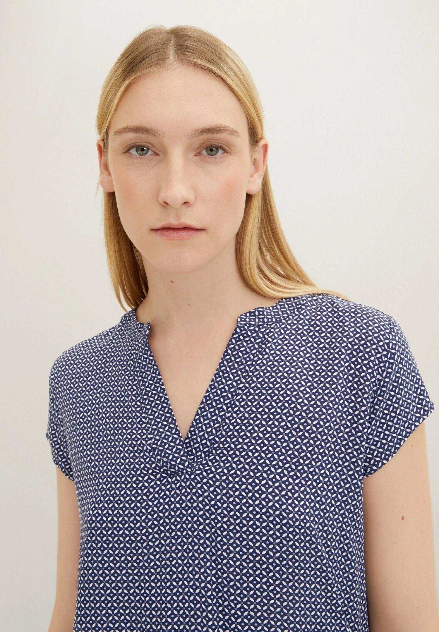 Tom Tailor Blouse - Navy Geometrical Design 4 Tom Tailor Blouse - Navy Geometrical Design - Afbeelding 4
