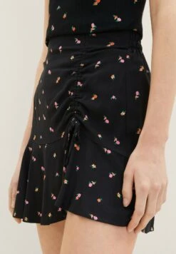 TOM TAILOR Denim Mit Rüschen - A-Lijn Rok - Small Black Flower Print 11 TOM TAILOR Denim Mit Rüschen - A-Lijn Rok - Small Black Flower Print -Tom Tailor 1868586225444f19a02fd5cfd6c5d6e7