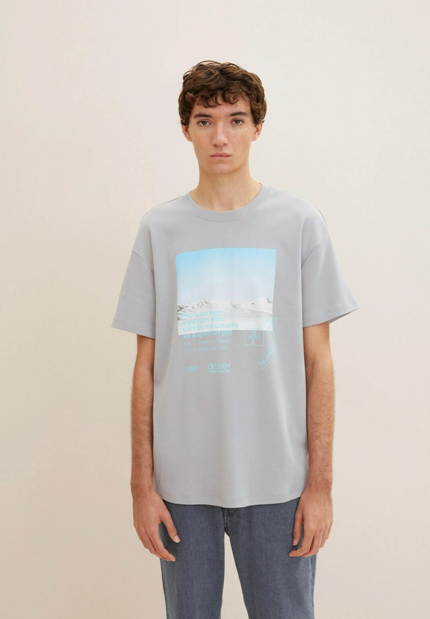 TOM TAILOR Denim Mit Fotoprint - T-Shirt Print - Explicit Grey 1 TOM TAILOR Denim Mit Fotoprint - T-Shirt Print - Explicit Grey