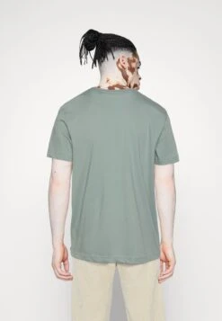 Tom Tailor Printed Logo - T-Shirt Print - Light Ice Blue 8 Tom Tailor Printed Logo - T-Shirt Print - Light Ice Blue -Tom Tailor 2e0b9191254f431ea2fe0d345272fd62