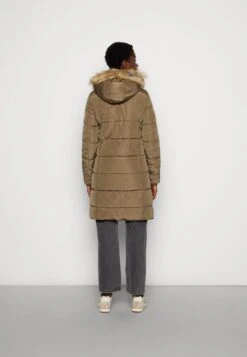 Tom Tailor Signature Puffer Coat - Winterjas - Tarmac Khaki 10 Tom Tailor Signature Puffer Coat - Winterjas - Tarmac Khaki -Tom Tailor 32c67d0ebef34efe86b386a1da921527