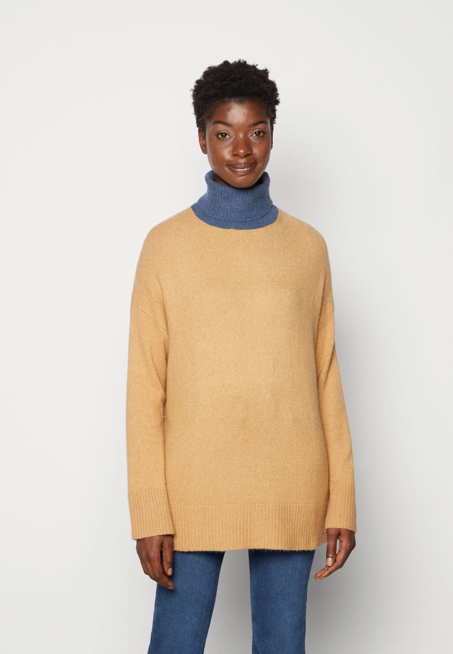 Tom Tailor Turtleneck Colorblock - Trui - Soft Light Camel 1 Tom Tailor Turtleneck Colorblock - Trui - Soft Light Camel