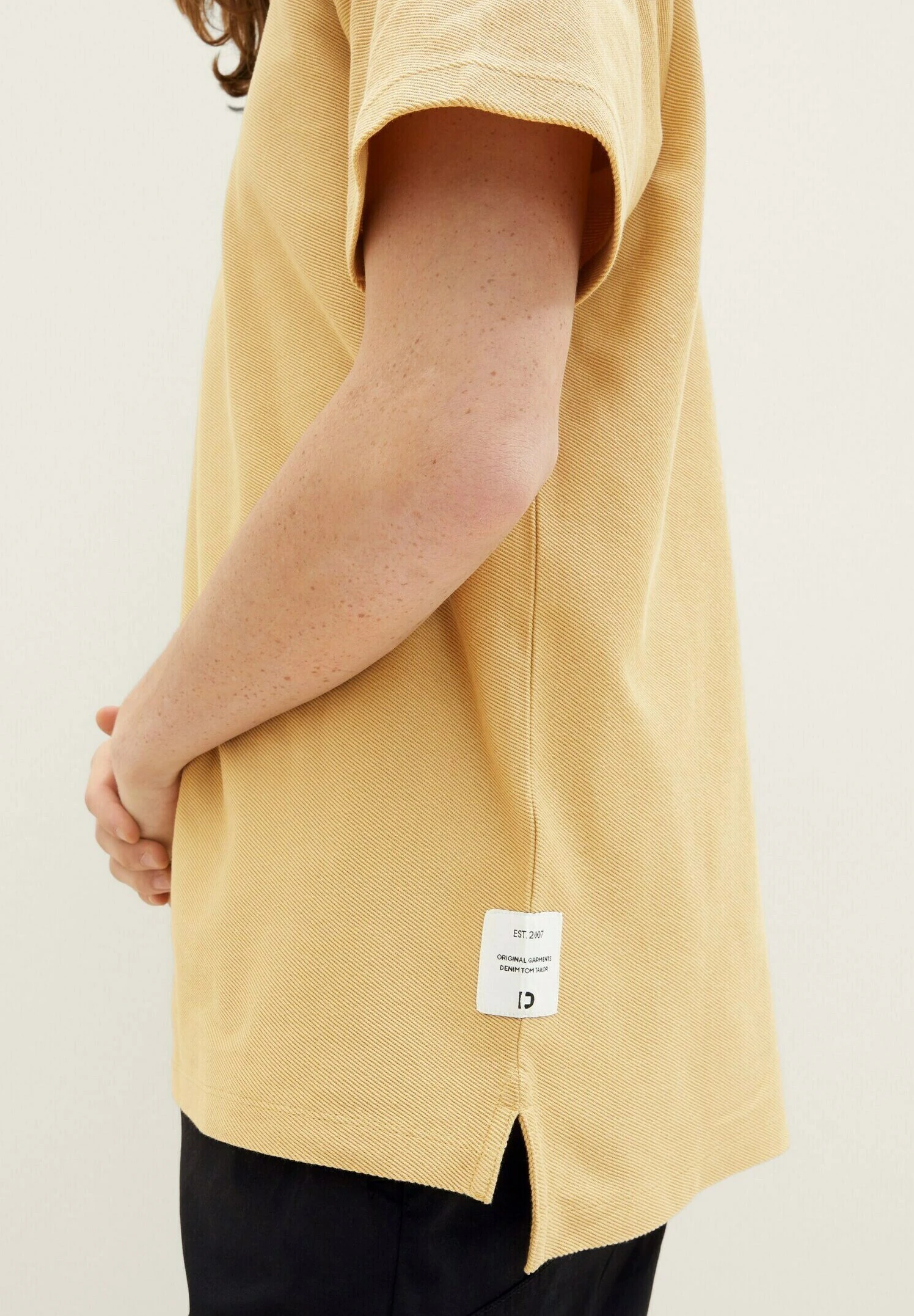 TOM TAILOR Denim Mit Struktur - T-Shirt Basic - Brown Rice 4 TOM TAILOR Denim Mit Struktur - T-Shirt Basic - Brown Rice - Afbeelding 4