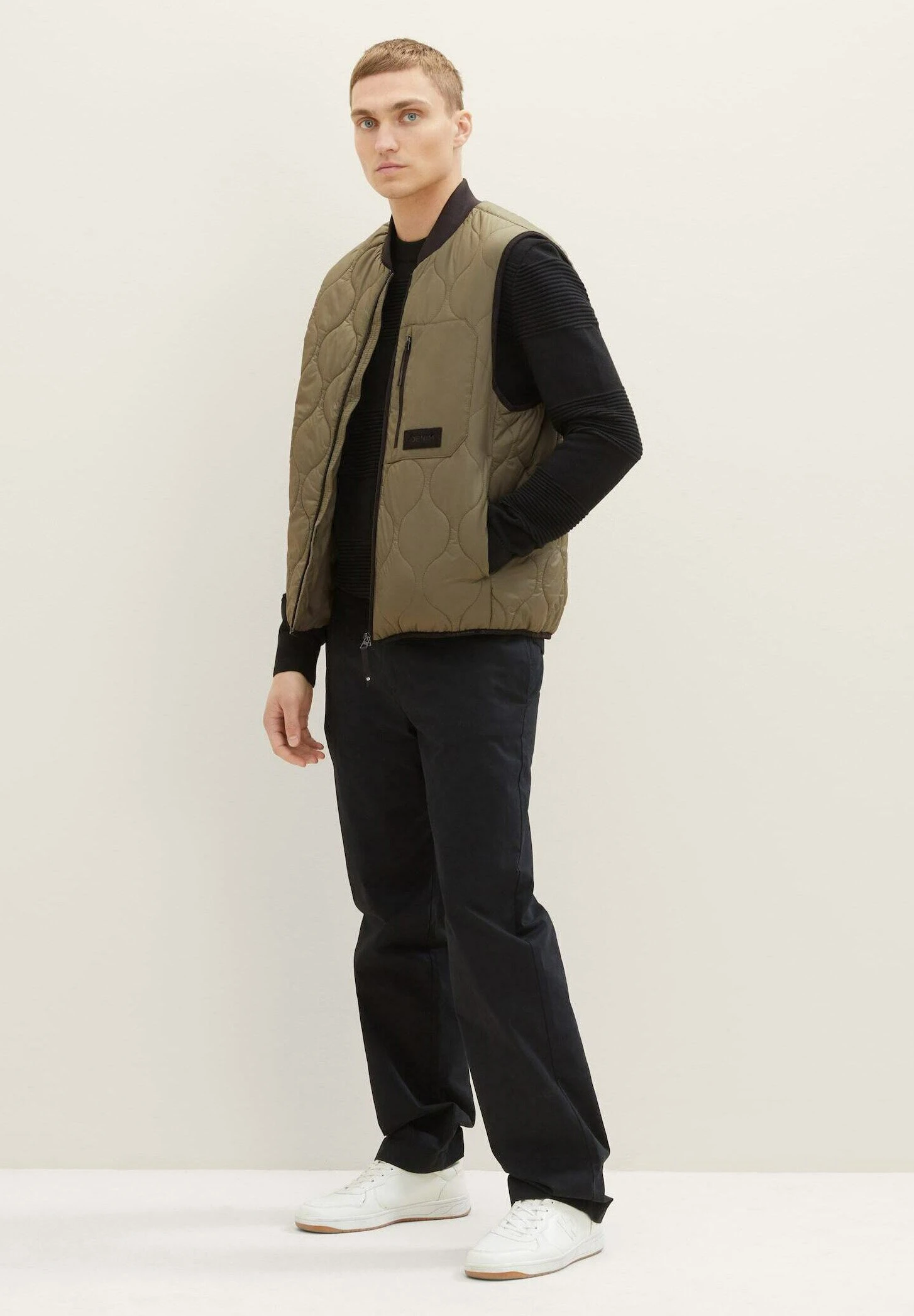 TOM TAILOR Denim Lightweight- Bodywarmer - Dusty Olive Green 2 TOM TAILOR Denim Lightweight- Bodywarmer - Dusty Olive Green - Afbeelding 2