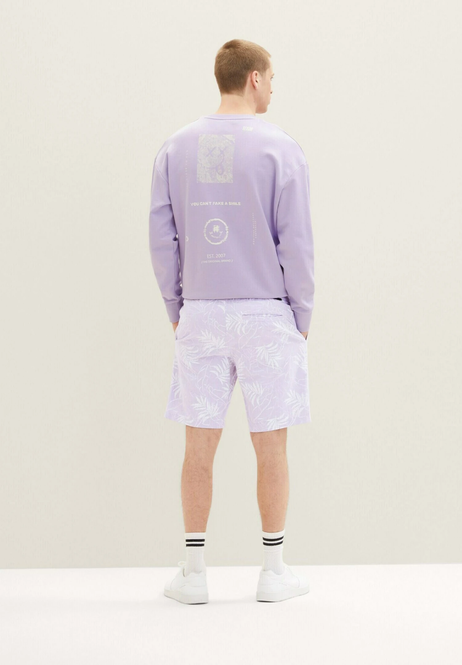 TOM TAILOR Denim Gemusterte Bermuda - Shorts - Lilac Leaf Lines Print 3 TOM TAILOR Denim Gemusterte Bermuda - Shorts - Lilac Leaf Lines Print - Afbeelding 3