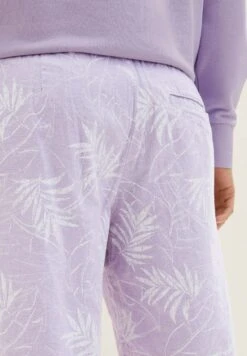 TOM TAILOR Denim Gemusterte Bermuda - Shorts - Lilac Leaf Lines Print 15 TOM TAILOR Denim Gemusterte Bermuda - Shorts - Lilac Leaf Lines Print -Tom Tailor 54770283b6fc4bafbe32f25419f92a11