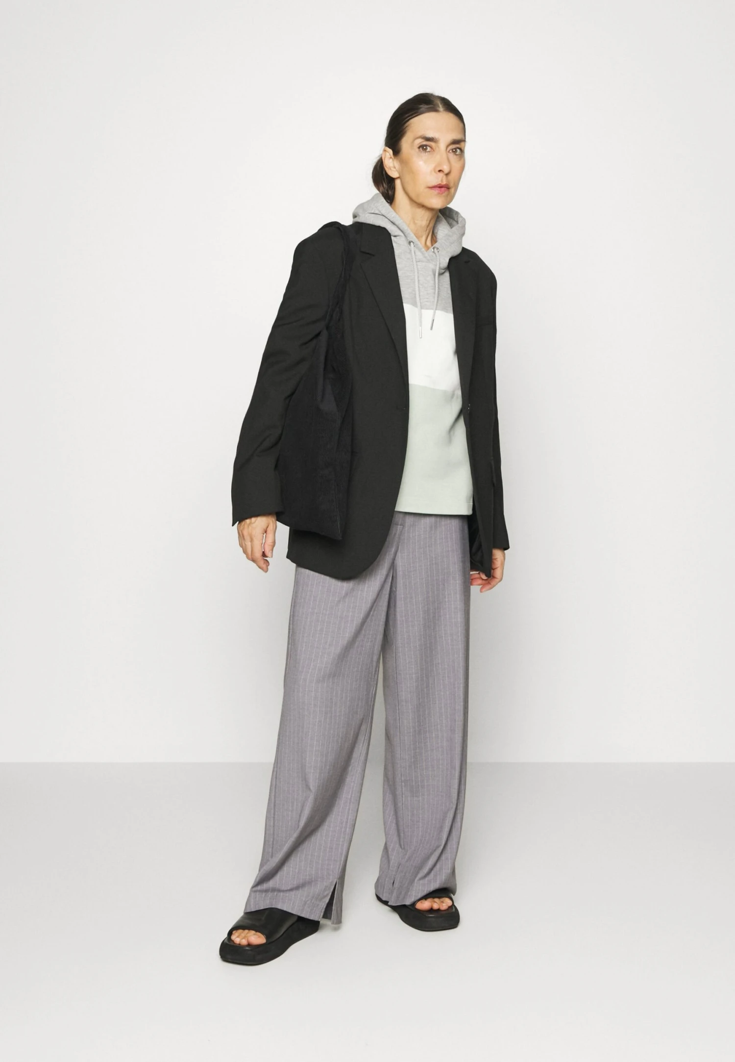 TOM TAILOR Denim Color Block Hoodie - Hoodie - Soft Greyish Green 2 TOM TAILOR Denim Color Block Hoodie - Hoodie - Soft Greyish Green - Afbeelding 2