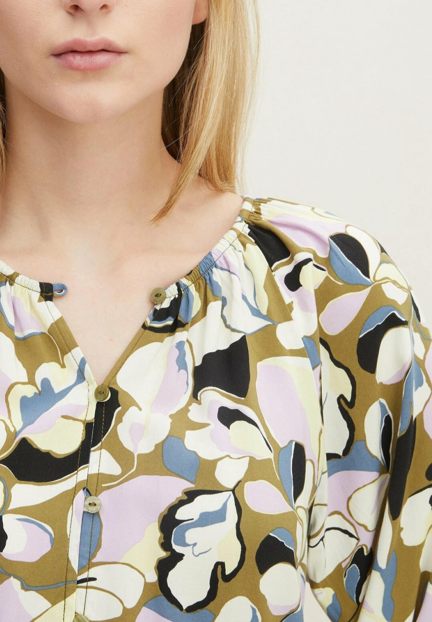 Tom Tailor Gemusterte - Blouse - Olive Colorful Floral Design 4 Tom Tailor Gemusterte - Blouse - Olive Colorful Floral Design - Afbeelding 4