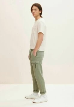 Tom Tailor Naturally Dyed- Trainingsbroek - Olive Branch Green 10 Tom Tailor Naturally Dyed- Trainingsbroek - Olive Branch Green -Tom Tailor 68f84257f00f4e519875dea51069dc2d