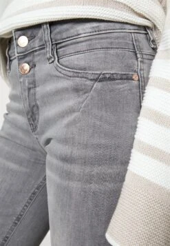 Tom Tailor Alexa - Straight Leg Jeans - Clean Light Stone Grey Denim -Tom Tailor 70b64eac6daa43009991e8a9cf880be0