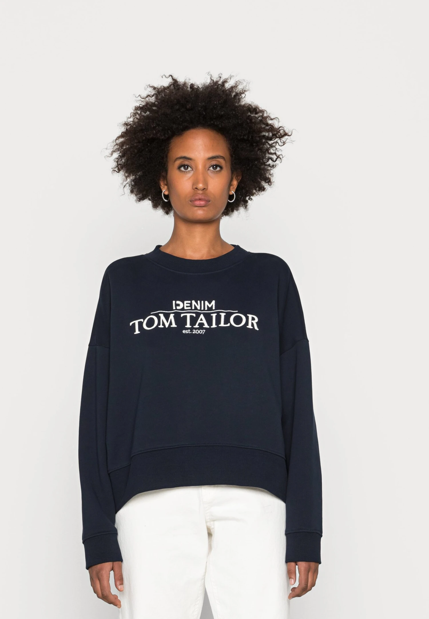 TOM TAILOR Denim Oversized Logo - Sweater - Sky Captain Blue 1 TOM TAILOR Denim Oversized Logo - Sweater - Sky Captain Blue