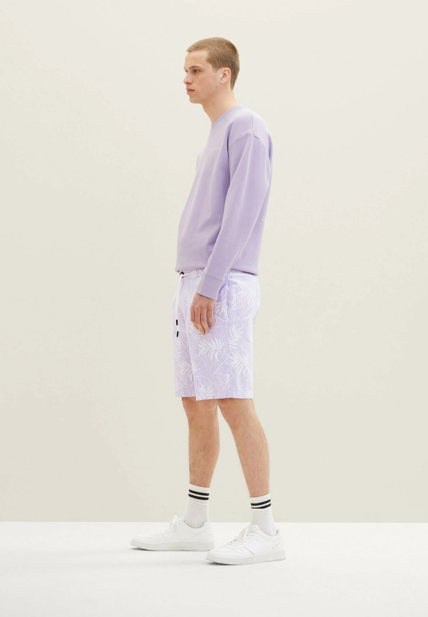 TOM TAILOR Denim Gemusterte Bermuda - Shorts - Lilac Leaf Lines Print 4 TOM TAILOR Denim Gemusterte Bermuda - Shorts - Lilac Leaf Lines Print - Afbeelding 4