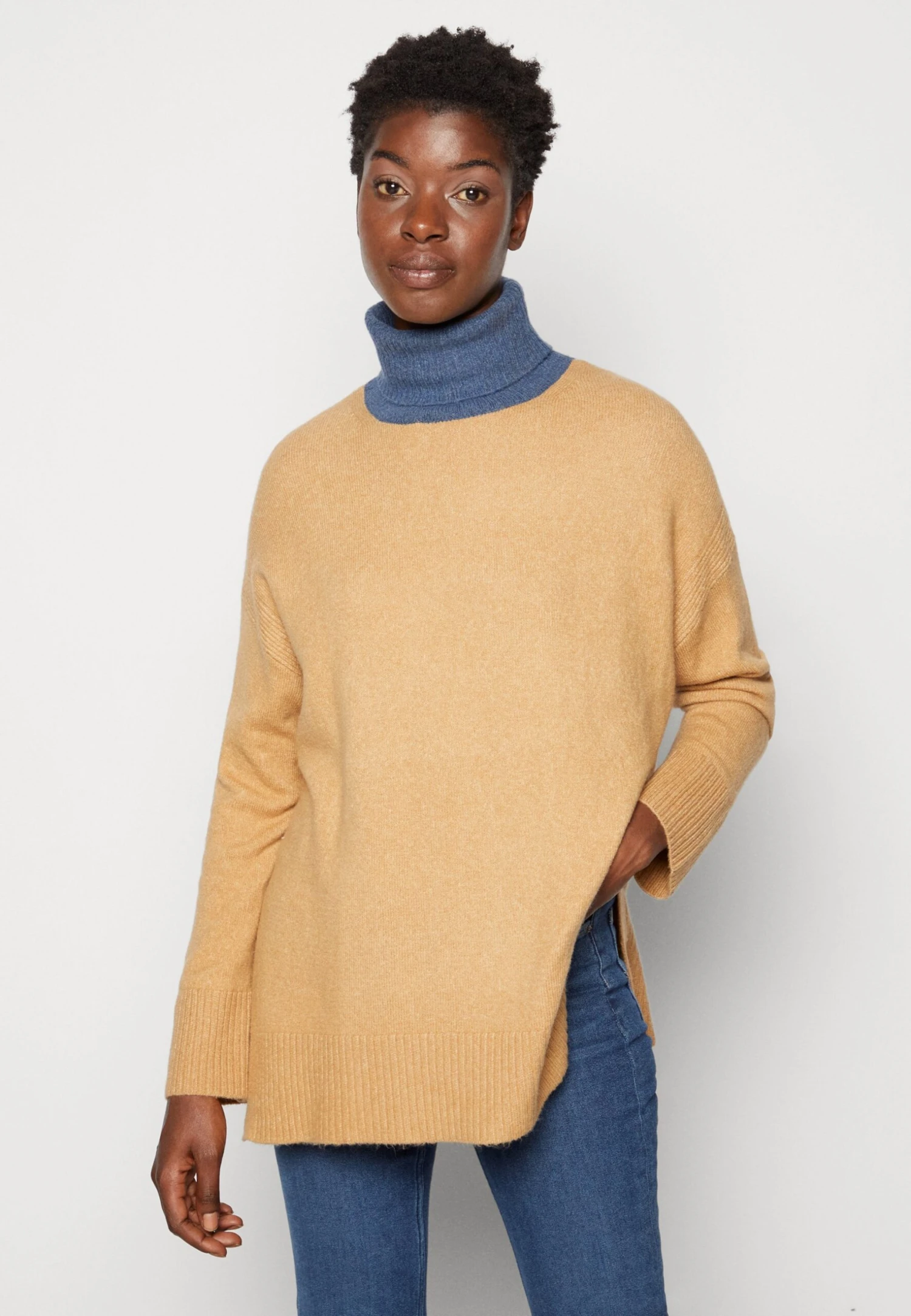 Tom Tailor Turtleneck Colorblock - Trui - Soft Light Camel 4 Tom Tailor Turtleneck Colorblock - Trui - Soft Light Camel - Afbeelding 4