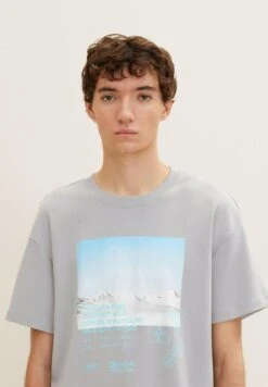 TOM TAILOR Denim Mit Fotoprint - T-Shirt Print - Explicit Grey 12 TOM TAILOR Denim Mit Fotoprint - T-Shirt Print - Explicit Grey -Tom Tailor 911063a2639f45fea502a0c10e0fc4ba