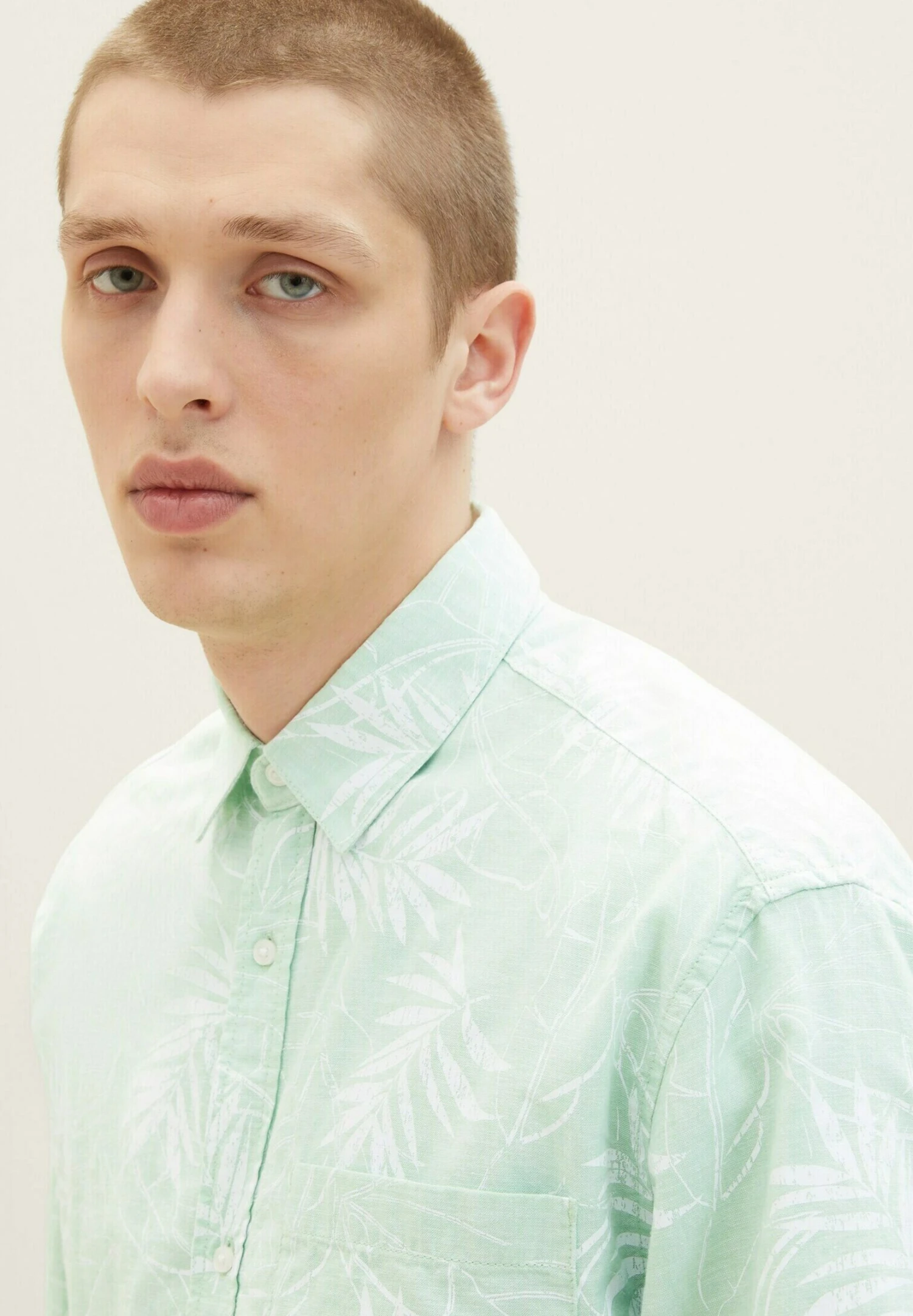 TOM TAILOR Denim Mit Allover Print - Overhemd - Green Leaf Lines Print 4 TOM TAILOR Denim Mit Allover Print - Overhemd - Green Leaf Lines Print - Afbeelding 4