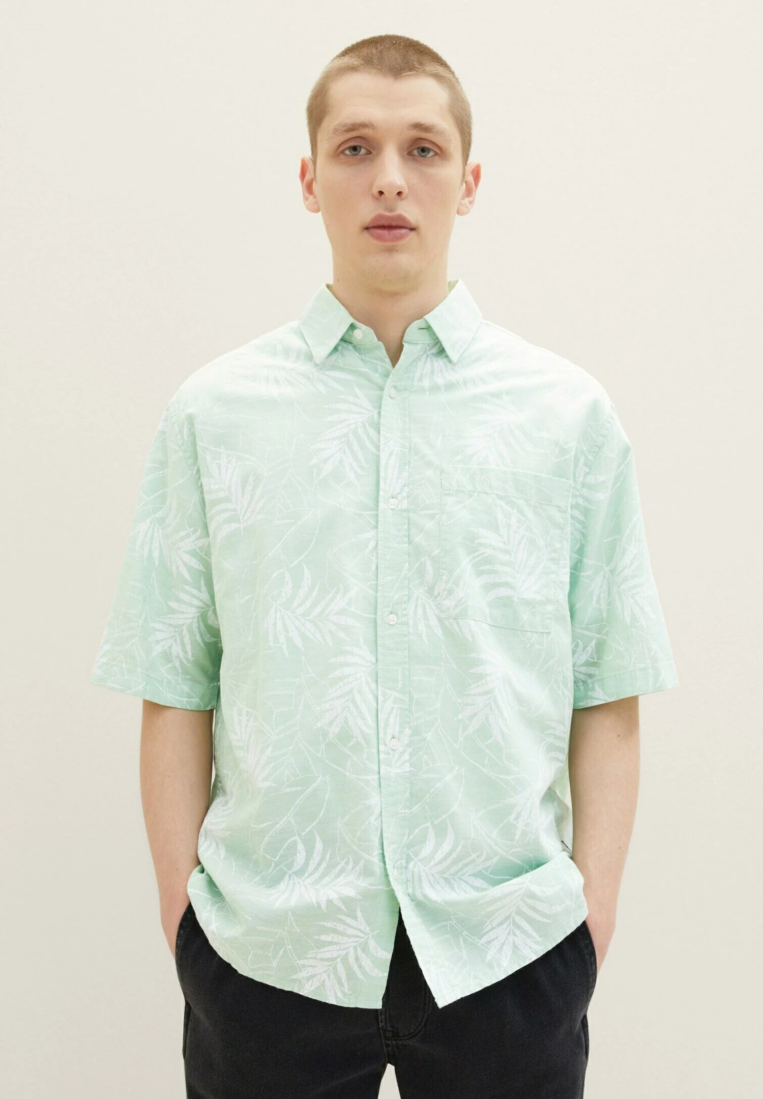 TOM TAILOR Denim Mit Allover Print - Overhemd - Green Leaf Lines Print 1 TOM TAILOR Denim Mit Allover Print - Overhemd - Green Leaf Lines Print