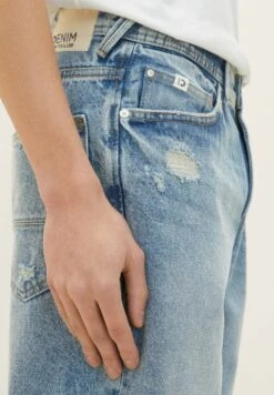 TOM TAILOR Denim Jeansshort - Destroyed Light Stone Blue Den -Tom Tailor 93a7a4ccb50a41ff8410feeb01c0d4b3