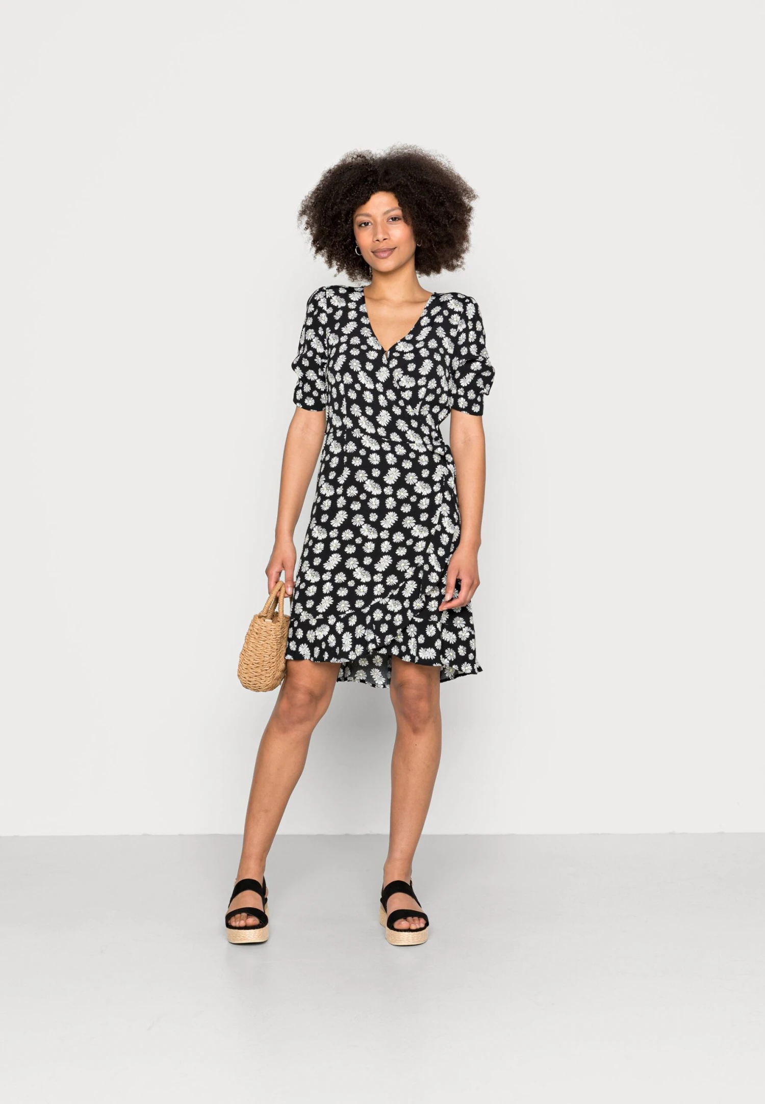 TOM TAILOR Denim Printed Wrap Dress - Jurk - Black Daisy 2 TOM TAILOR Denim Printed Wrap Dress - Jurk - Black Daisy - Afbeelding 2