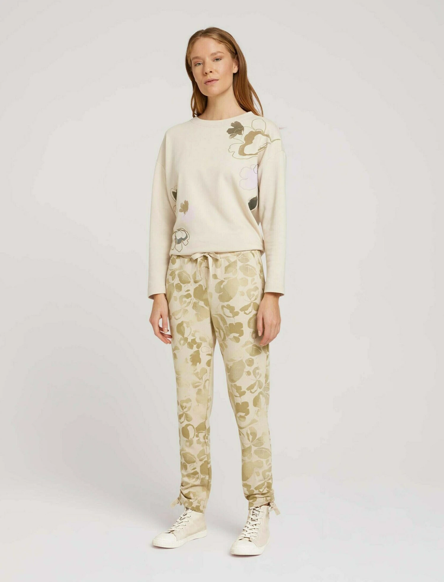 Tom Tailor Trainingsbroek - Green Floral Design 2 Tom Tailor Trainingsbroek - Green Floral Design - Afbeelding 2