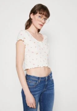 TOM TAILOR Denim Cropped Pointelle- T-Shirt Print - Off White -Tom Tailor a746f216eb854769aa46c63e62b4c6c1