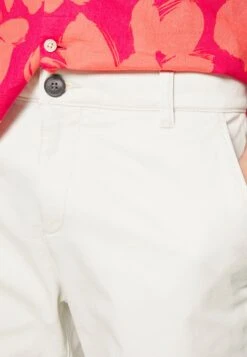 Tom Tailor Shorts - Creme 9 Tom Tailor Shorts - Creme -Tom Tailor b853be6dacea41b99eff71f2d223329e