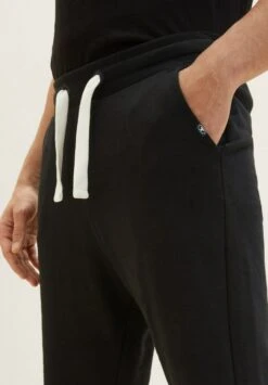 Tom Tailor Trainingsbroek - Black 14 Tom Tailor Trainingsbroek - Black -Tom Tailor baf16361955a48fcb523a3a6b9e067b7