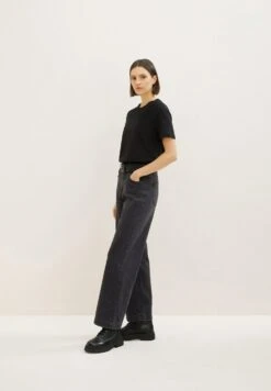 Tom Tailor High Waist- Straight Leg Jeans - Clean Bleached Black Denim -Tom Tailor c3a49a18e3c94c5285a1dacdf680e3bf