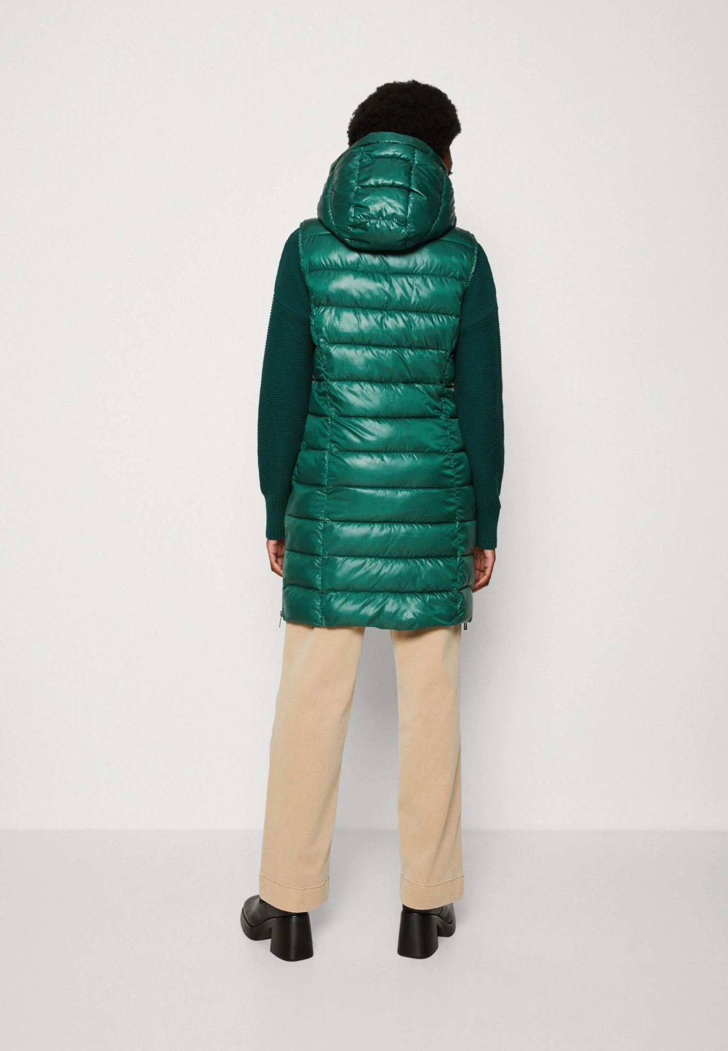 Tom Tailor Long Lightweight Vest - Bodywarmer - Pineneedle Green 3 Tom Tailor Long Lightweight Vest - Bodywarmer - Pineneedle Green - Afbeelding 3