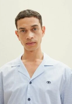 Tom Tailor Gestreifter Kurz Set - Pyjama - Blue Light Stripe -Tom Tailor db73190a768f419abec011b1b19f2da3