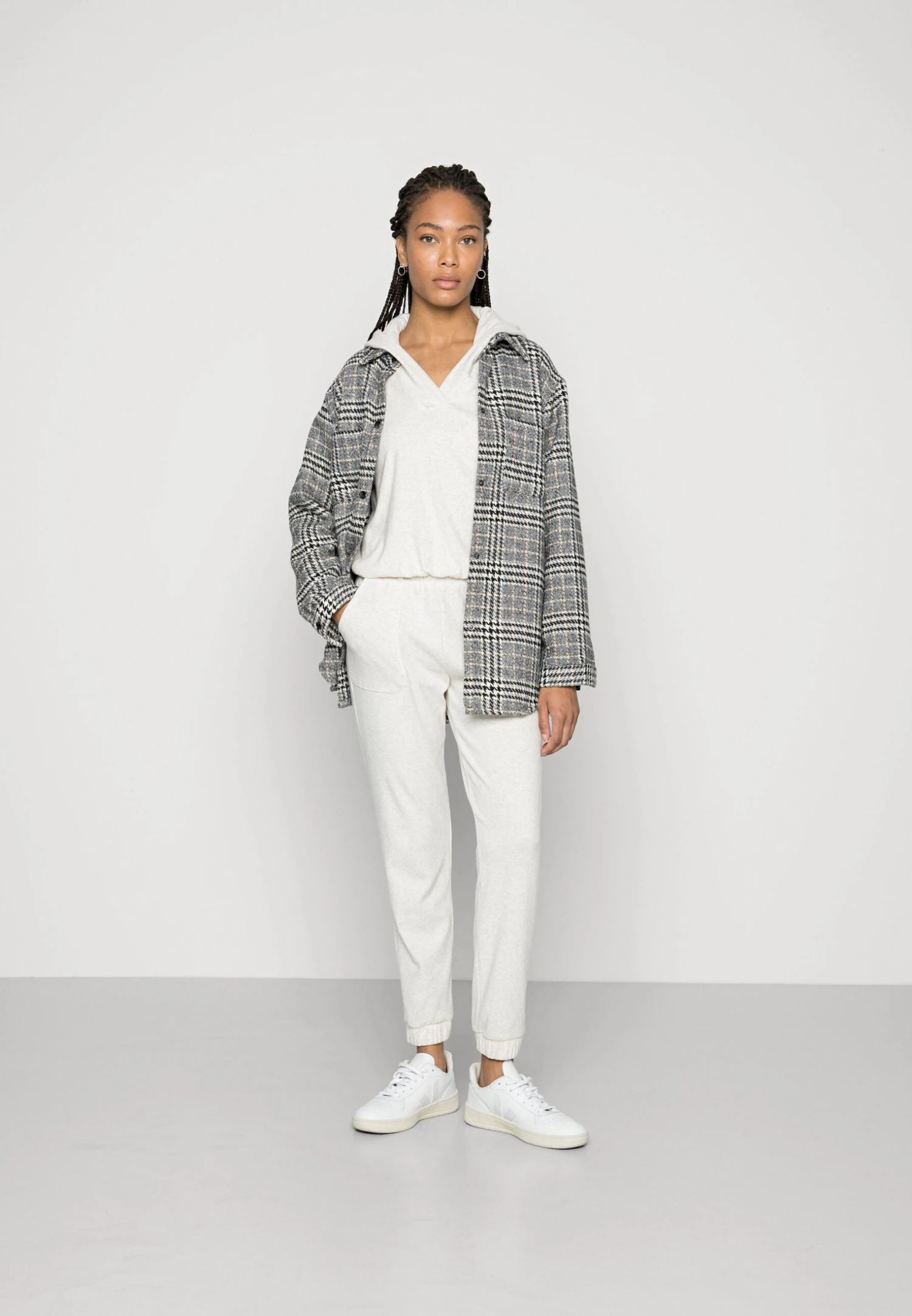 TOM TAILOR Denim Cosy V-Neck Hoodie - Hoodie - Light Cashew Melange 2 TOM TAILOR Denim Cosy V-Neck Hoodie - Hoodie - Light Cashew Melange - Afbeelding 2