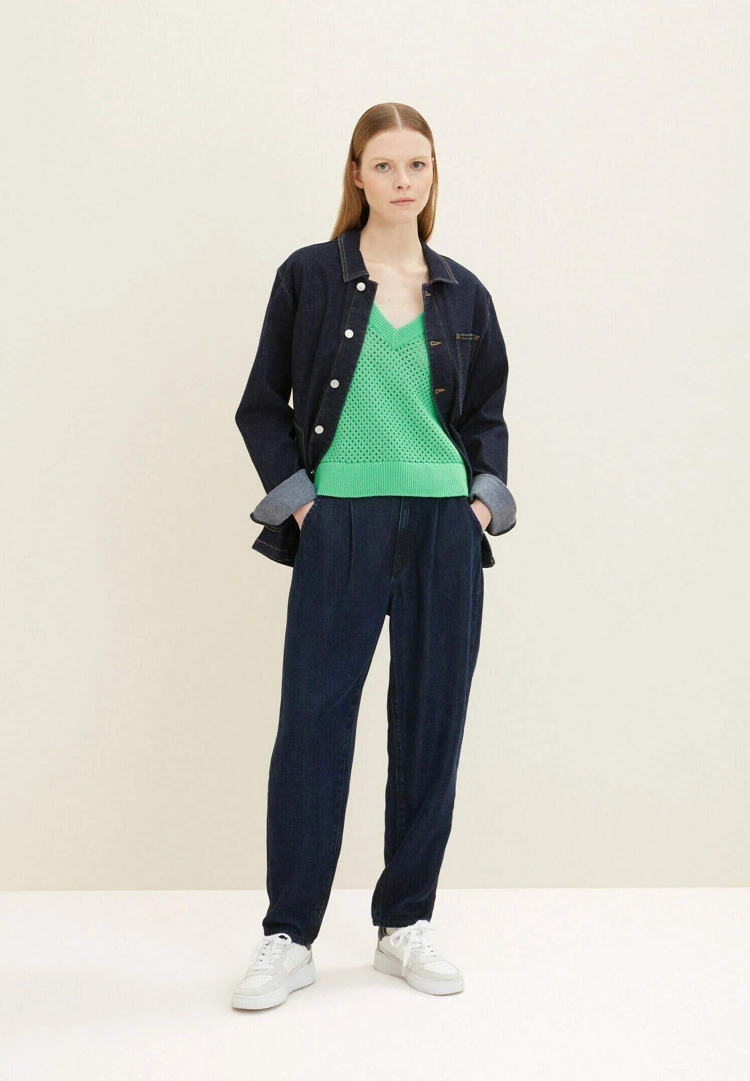 TOM TAILOR Denim Mit V-A - Top - Strong Green 2 TOM TAILOR Denim Mit V-A - Top - Strong Green - Afbeelding 2