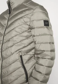 Tom Tailor Light Weight- Jas - Smokey Olive Green 9 Tom Tailor Light Weight- Jas - Smokey Olive Green -Tom Tailor e7e6d692d62c4a5b9eadb762a11be128