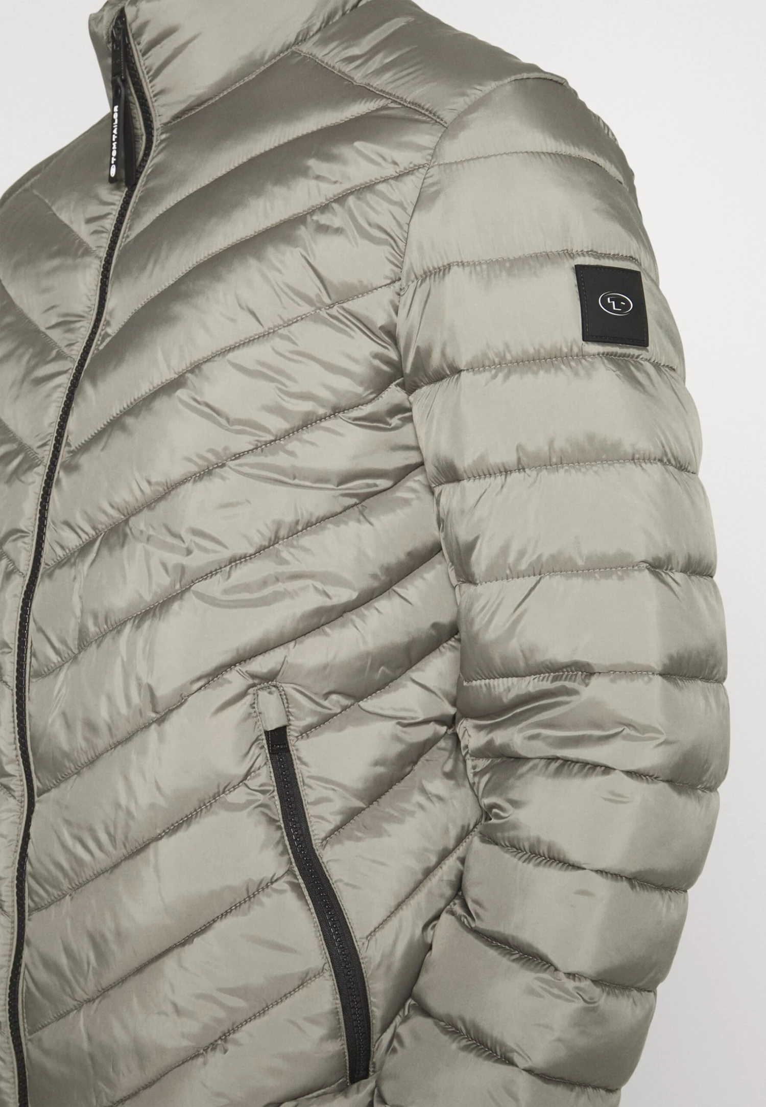 Tom Tailor Light Weight- Jas - Smokey Olive Green 5 Tom Tailor Light Weight- Jas - Smokey Olive Green - Afbeelding 5