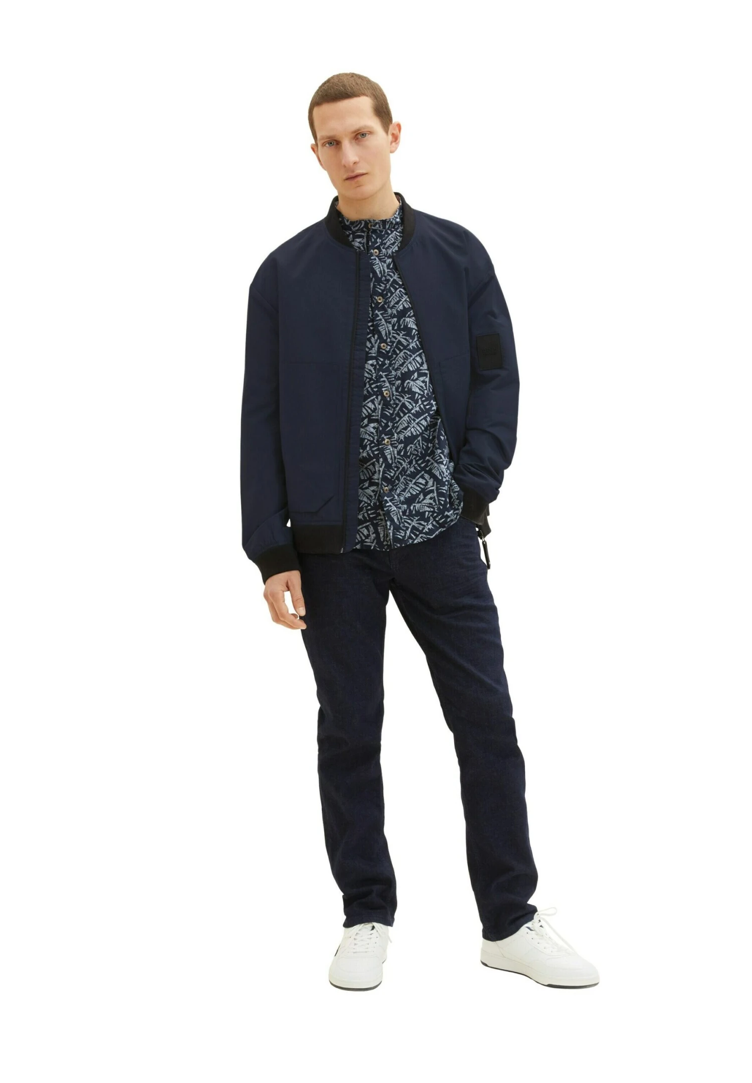 Tom Tailor Mit Stehkragen - Overhemd - Navy Tonal Big Leaf Design 1 Tom Tailor Mit Stehkragen - Overhemd - Navy Tonal Big Leaf Design