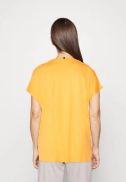 Tom Tailor Mix - T-Shirt Basic - Bright Mango Orange 7 Tom Tailor Mix - T-Shirt Basic - Bright Mango Orange -Tom Tailor f5685e27e36d444589d4d822f0ce4014