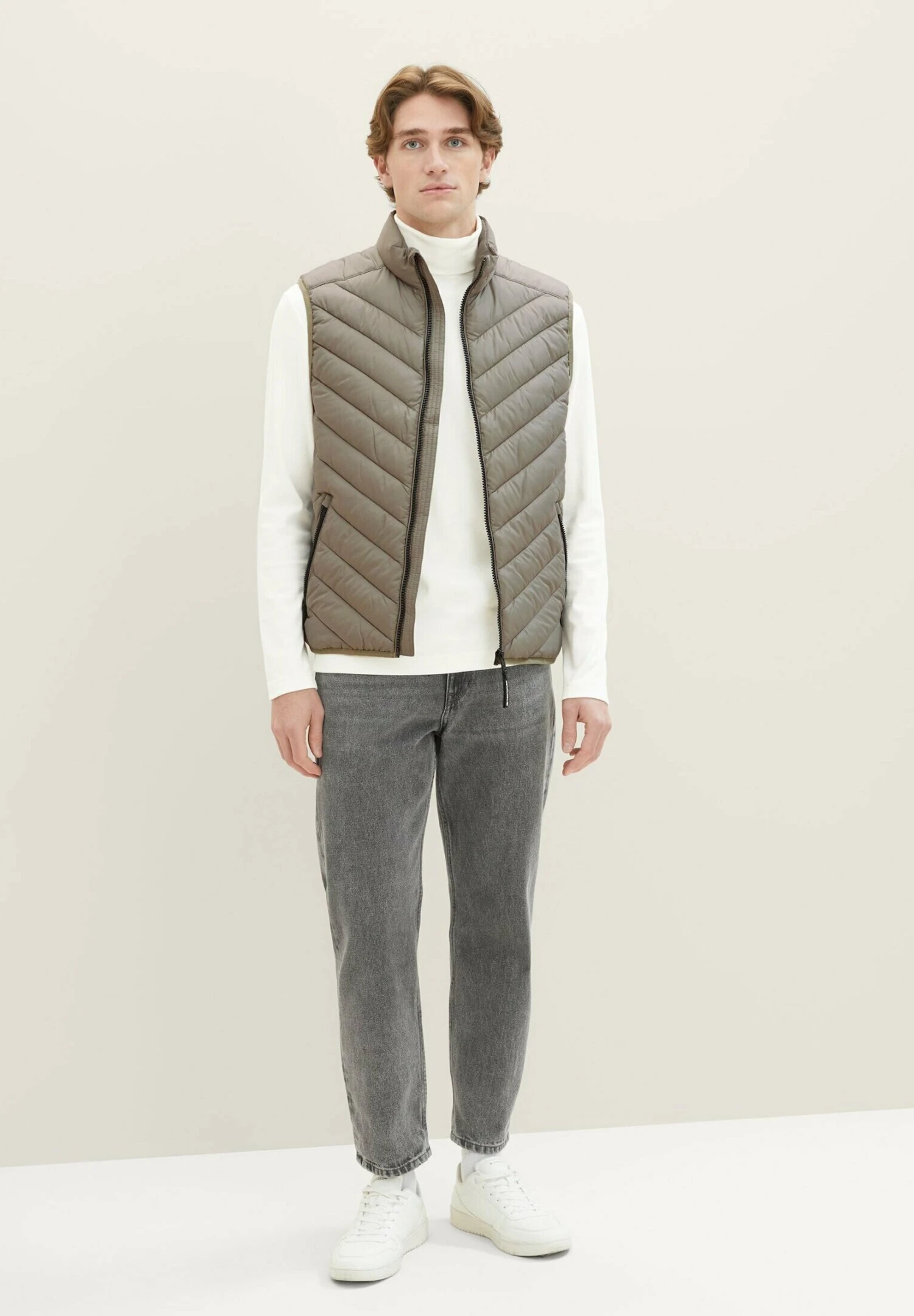 Tom Tailor Light Weight - Bodywarmer - Smokey Olive Green 2 Tom Tailor Light Weight - Bodywarmer - Smokey Olive Green - Afbeelding 2